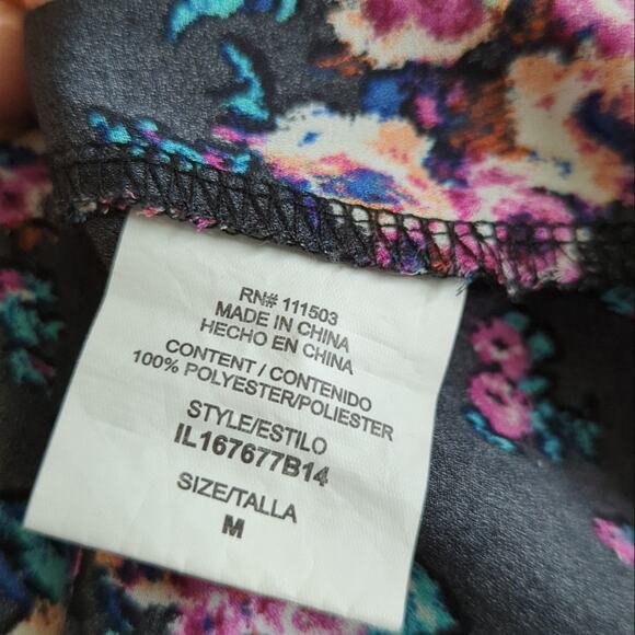 Lily White Floral Cold Shoulder Blouse Sz Medium - Picture 6 of 7